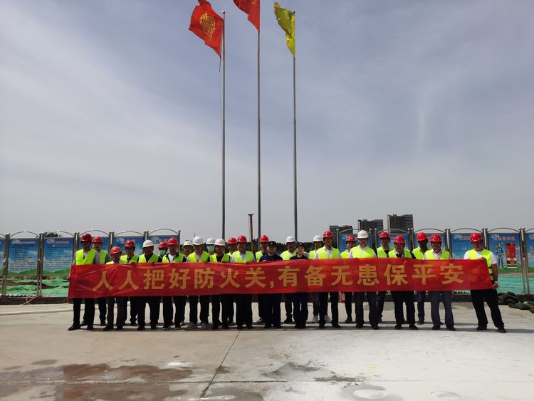 消防演練鳴警鐘，安全防線不放松——長泰集團(tuán)建筑施工消防應(yīng)急演練在李營棚改Q2項(xiàng)目舉行(圖6)